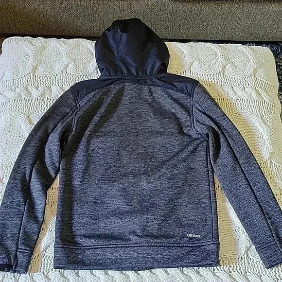 Umbro Youth Large Hooded Fleece Zip-Up Athletic Jacket‎ Unisex Black and Gray - Picture 2 of 11